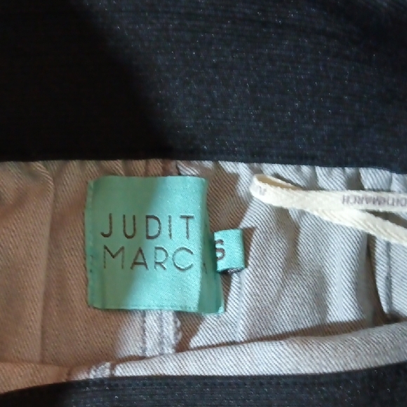 Judith March Gray Flare Jeans with Floral Embroidery - Picture 3 of 6